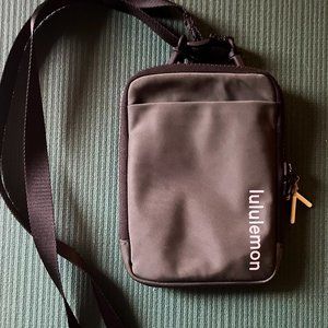 Lululemon easy access crossbody bag